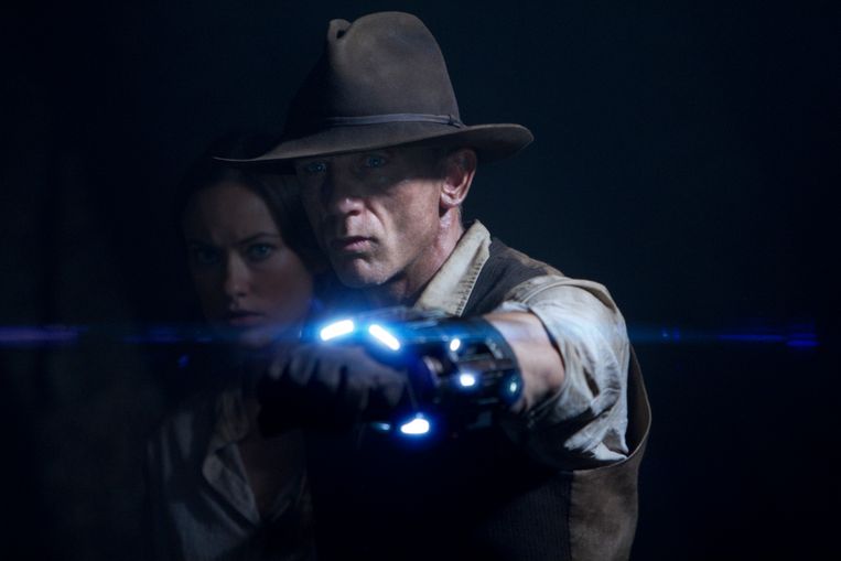 Olivia Wilde en Daniel Craig in ‘Cowboys & Aliens’ van Jon Favreau. Beeld 