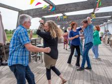 Dankzij Martin en Yoka heeft Roosendaal weer een stadsstrand: ‘Van salsadansers word je niet rijk’