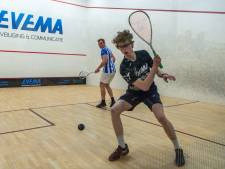 Een avondje squash in Apeldoorn, wereldtoppers drijven elkaar tot het uiterste: ‘Ongelofelijk, ik vind het zo knap’