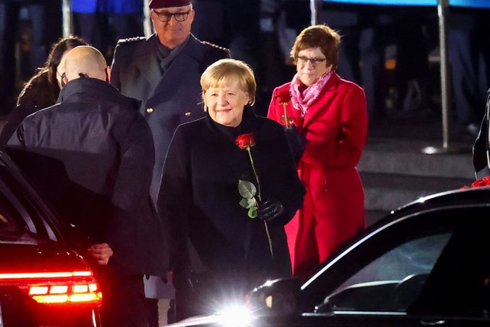 De Duitse bondskanselier Angela Merkel na het militaire eerbetoon in Berlijn.