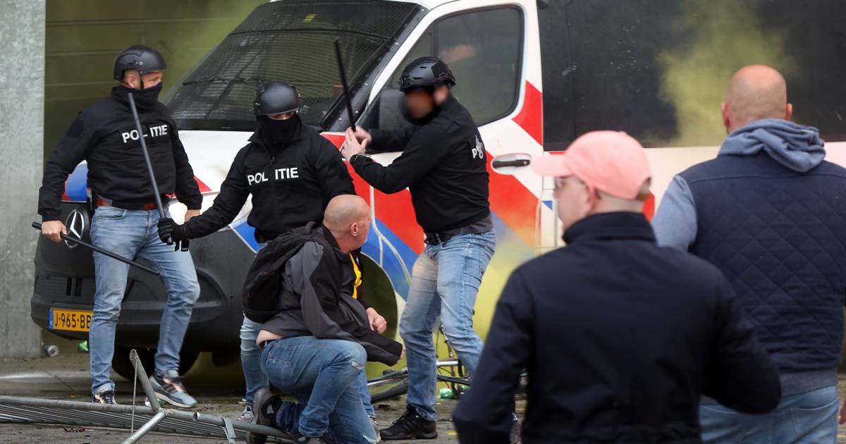 Vier van zeven verdachten hebben zich gemeld nadat beelden van rellen #NAC-#NEC zijn vrijgegeven.