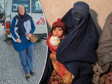 ‘Gezondheidsstrijder’ Geke (61) uit Staphorst zit aan tafel bij taliban: ‘In Nederland zou ik zeggen: kom op zeg’