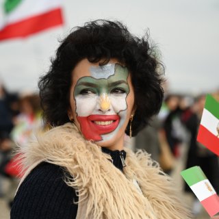 Vele tienduizenden Iraniërs bij Veiligheidsconferentie München: ‘Geef wankelend regime laatste zetje’