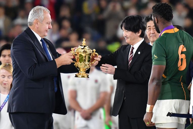 De Webb Ellis Trophy voor de wereldkampioen rugby.  Beeld AFP