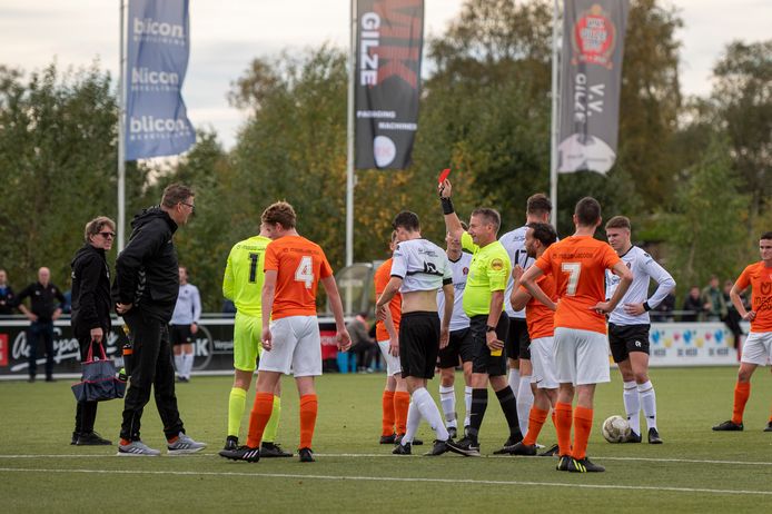 Moerse Boys met tien man langs Gilze: ‘We gaan het effe vieren, want zo ...