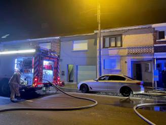Schoorsteen zet plafond achterbouw in brand in Roeselare