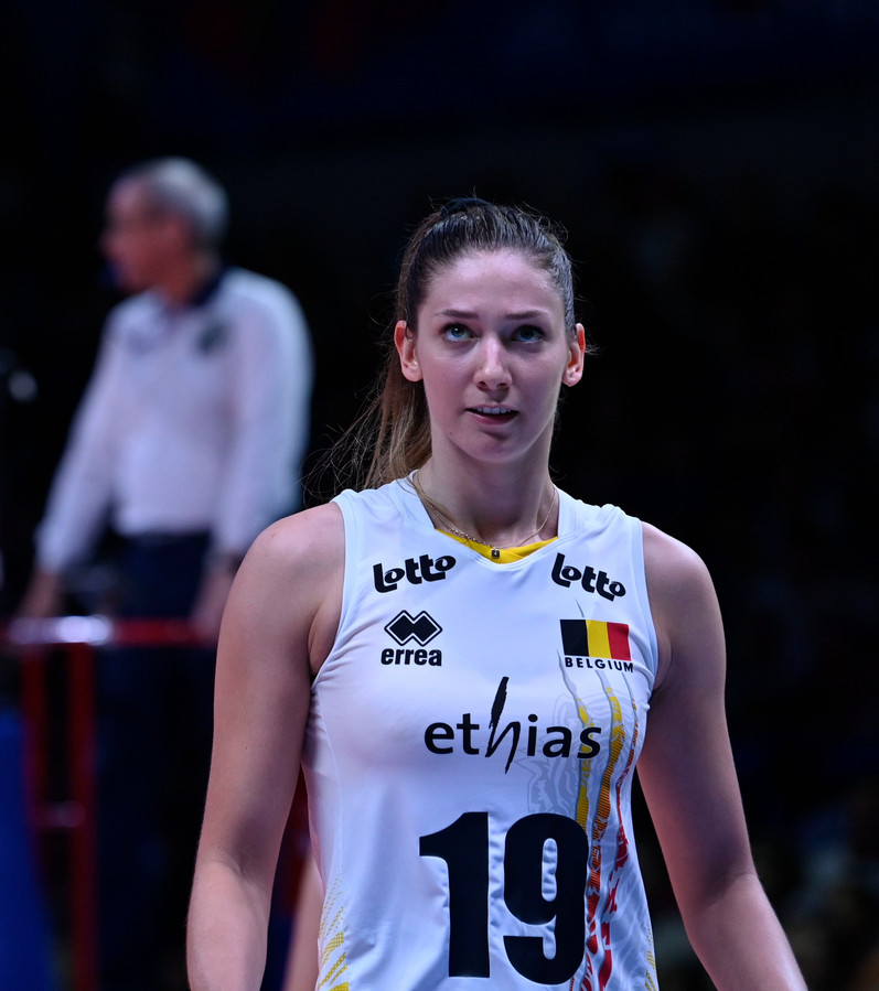 “Ik ga niet elke avond huilen omdat ik hier op mijn eentje zit” Yellow