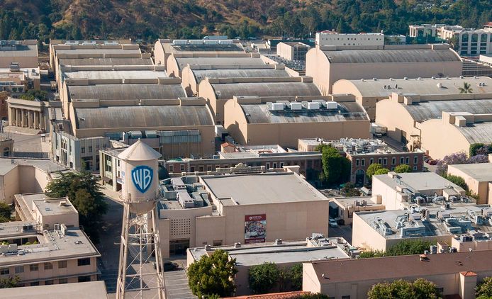 Warner Bros Studios in Burbank, Californië. Warner Bros. gaat komend jaar alle nieuwe films tegelijkertijd in de bioscoop en op zijn eigen streamingdienst aanbieden.