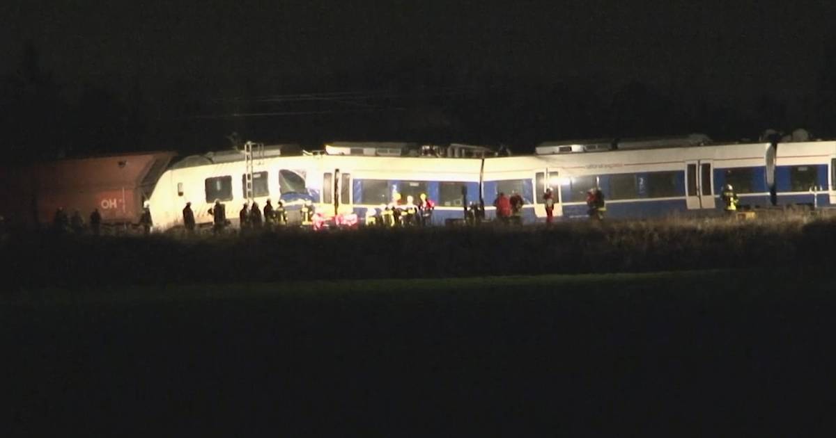 Tientallen gewonden bij treinbotsing bij Düsseldorf.