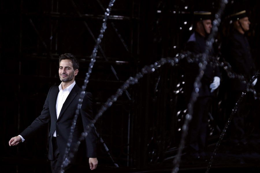 Marc Jacobs avait quitté Louis Vuitton l'année passée. Tous les yeux sont rivés sur son successeur.