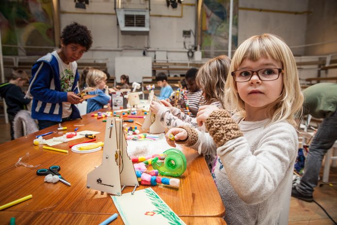 Archiefbeeld uit Theater Tinnenpot. Tussen de voorstellingen door zullen de kinderen ook workshops kunnen volgen.