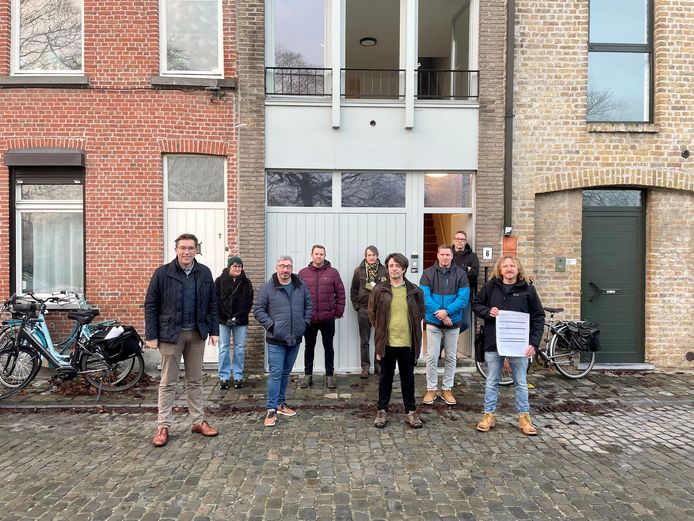 Met deze ploeg medewerkers wil de stad de huurwoningen in Brugge aan een kwaliteitstoets onderwerpen.