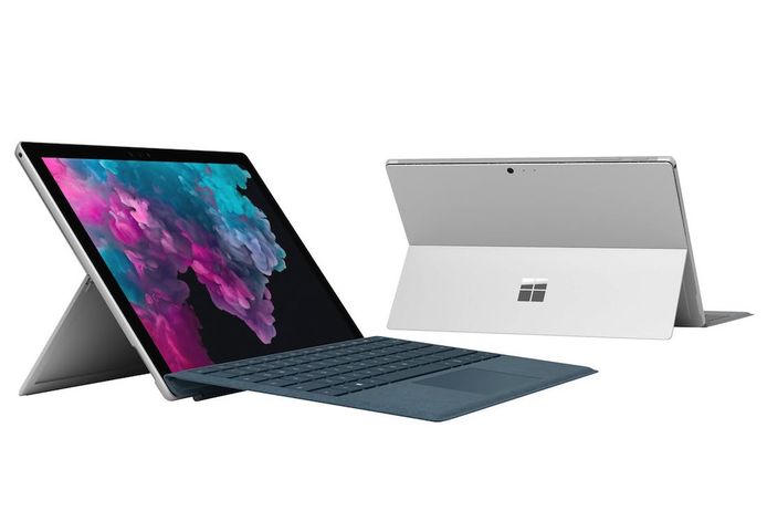 De recentste versie van Microsofts Surface-tablet, die met een extra toetsenbord ook gewoon een laptop wordt.