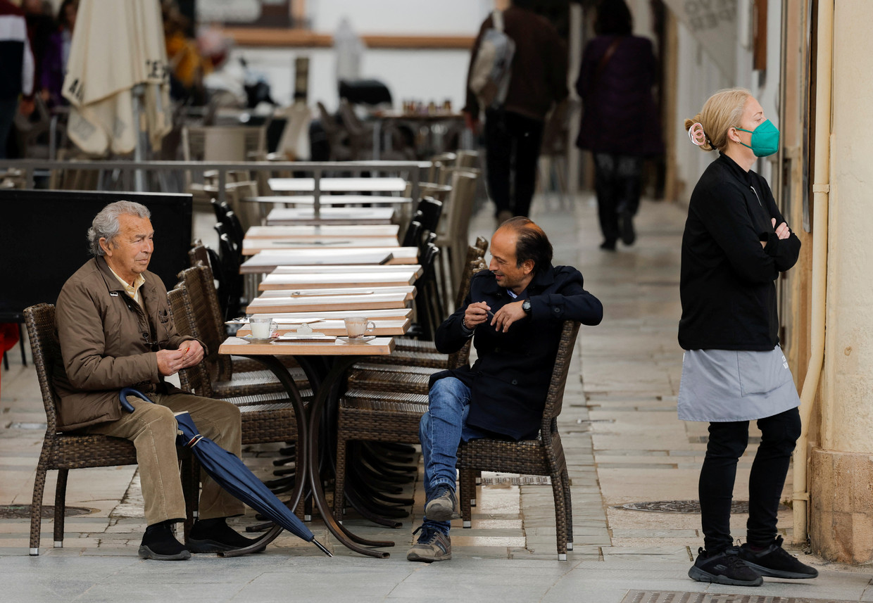 Op een terras in Ronda, Zuid-Spanje. Beeld Reuters