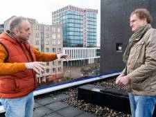 Uitzonderlijke situatie rond geweigerde jurist in Almelose gemeenteraad: hij moet bezwaar maken maar bij wie?