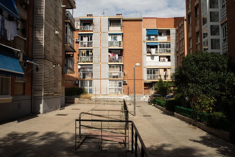 Entrevías is een van de armste wijken van Madrid. Beeld Cesar Dezfuli