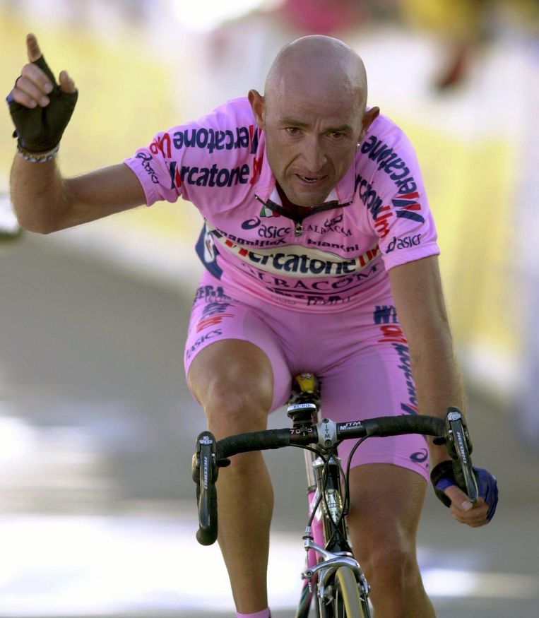 Marco Pantani wint in 2000 de 15deetappe van de Tour de France. Beeld epa