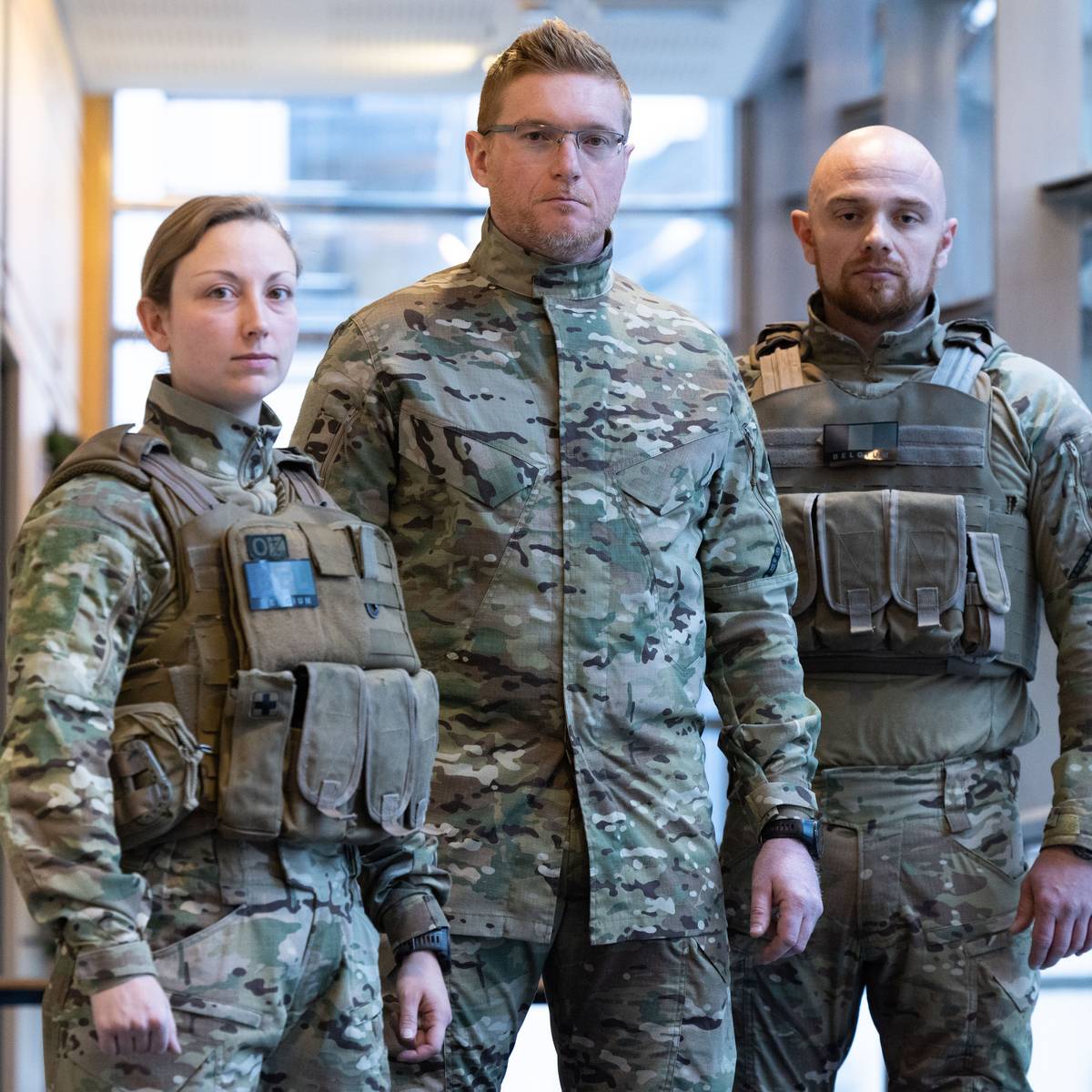Nieuwe uniformen van Belgisch leger nog niet onder alle soldaten verdeeld maar wel al te koop op Vinted 100 euro voor een broek 150 voor een gasmasker Binnenland hln.be