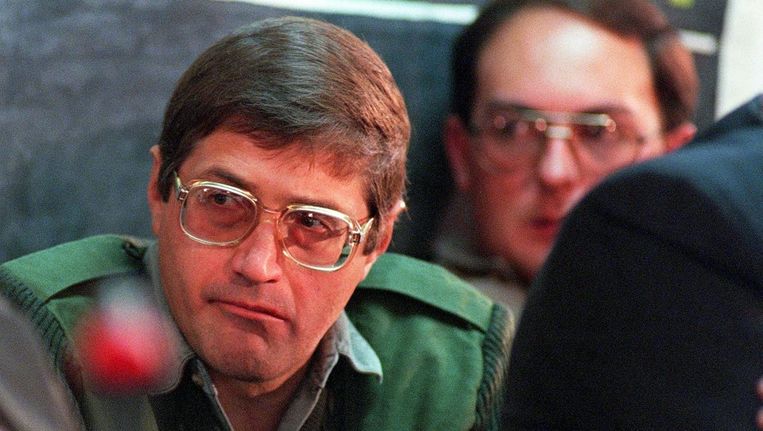 Eugene De Kock in 1998, toen hij tot twee keer levensland en 212 jaar werd veroordeeld voor 87 misdaden. Hij martelde en vermoordde tientallen tegenstanders van het apartheidsregime. Beeld afp