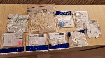 Man met grote hoeveelheid drugs op zak aangehouden in Breda