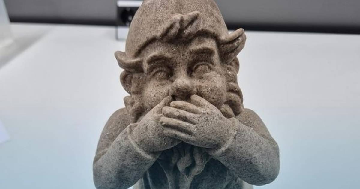 Zware tuinkabouter blijkt gemaakt van twee kilo MDMA, ontdekt politie