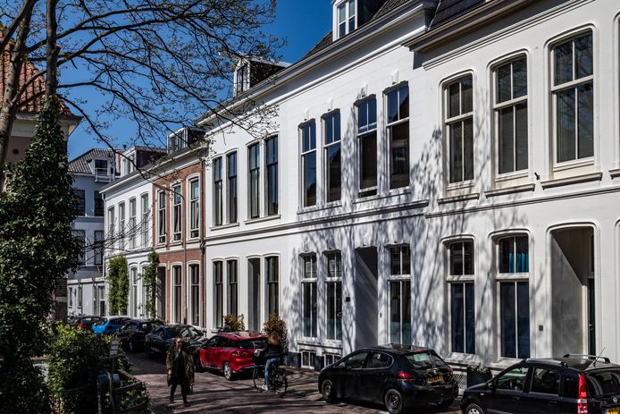 In de Tweede Wereldoorlog woonde de Joodse schrijfster Etty Hillesum in de Geert Grootestraat 9 in Deventer.