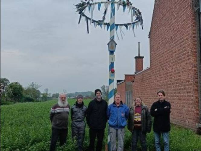 Wijkcomité Kouterbaan, Beekkant en Middenweg plant Meiboom