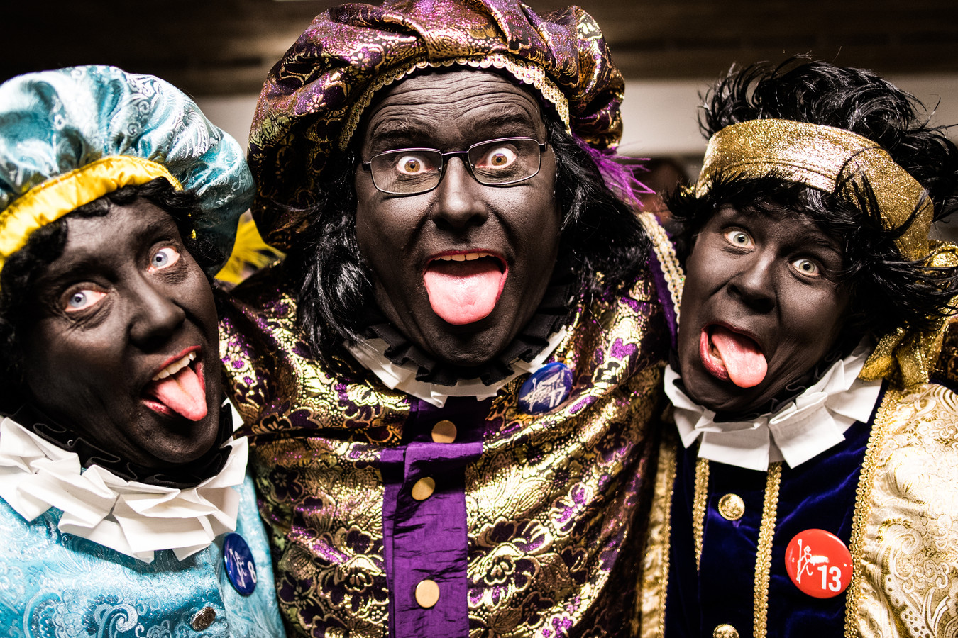 Achterhouden zuiverheid team Sint is in Arnhem aangekomen. Met bruine of zwarte pieten? 'Het is maar  welke kleur je wilt zien' | Foto | gelderlander.nl