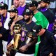 LeBron James en zijn Lakers verlaten NBA-bubbel als kampioen