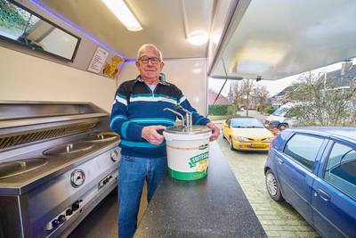 Frietbakker Gerard (77) stopt na 33 jaar: ‘Het was hard werken, maar ook een prachtig leven’