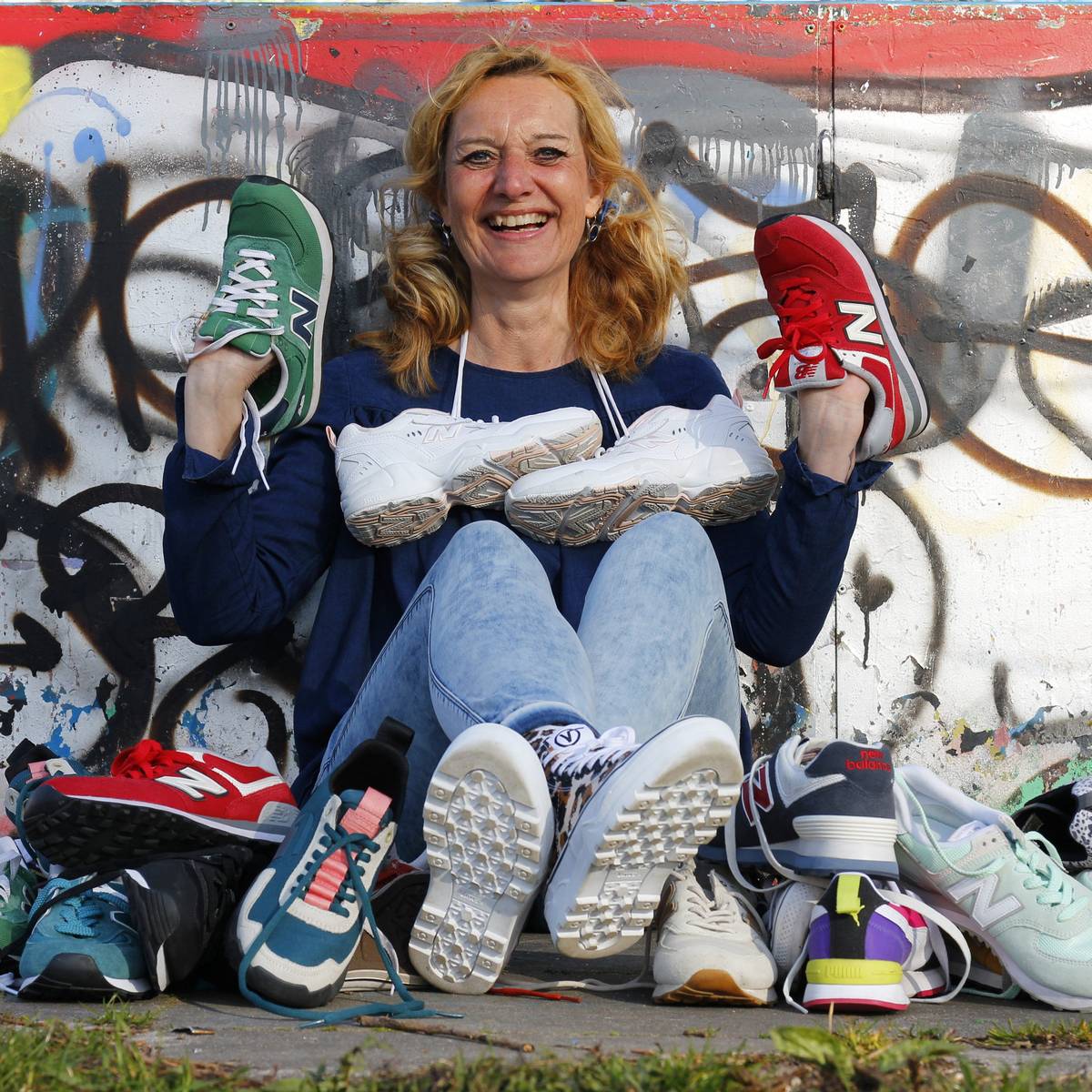 Sneakers geveild voor 1 5 miljoen euro wat vinden fans Wil ze toch liever dragen Geld AD