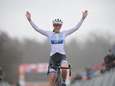 Lucinda Brand wint haar 20ste veldrit van het seizoen, podium volledig oranje