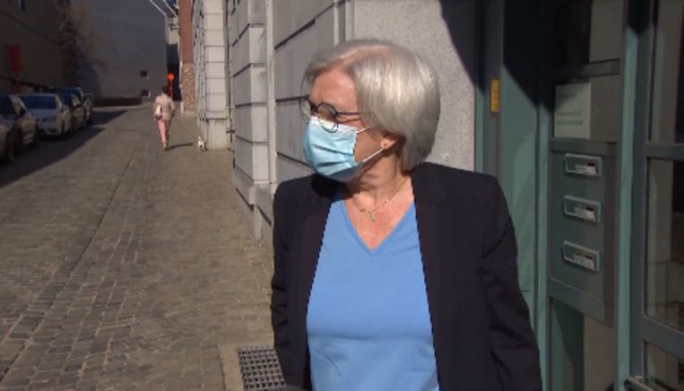Voorlopig bewindvoerder Annemie Moens bij de rechtbank. Beeld VTM NIEUWS