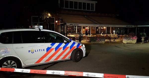 Vier gewonden bij steekpartij eetcafé Antje en Billie in Reutum - Tubantia