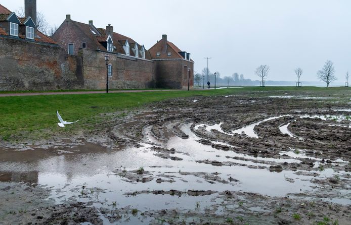 Het middengedeelte van het 'Barcelona van de Veluwe’ is nog onbegaanbaar.