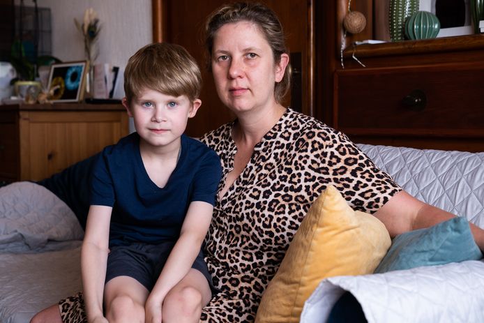 Sophie Mampaey en haar zoon Nils.