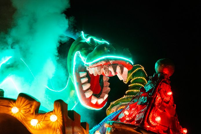 De draak van carnavalsvereniging Kiek Ma Dan Kun Je Altied Nog Zien uit Leuth.