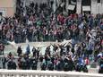 Feyenoordsupporters bij de Barcaccia-fontein, in de buurt van de Spaanse Trappen, voorafgaand aan de wedstrijd AS Roma - Feyenoord op 19 februari 2015.