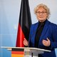 Duitse media vragen ontslag minister van Defensie na pijnlijke nieuwjaarsvideo: ‘Ze maakt heel Duitsland belachelijk’