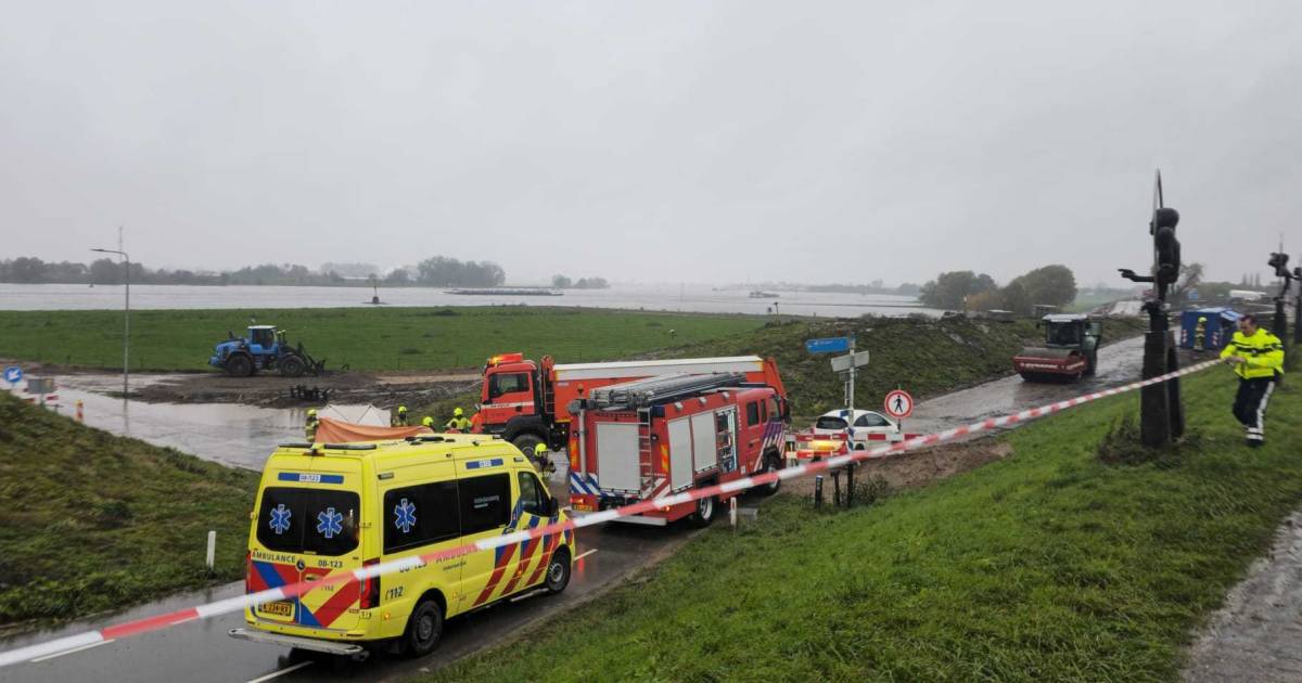 Verkeersregelaar komt om het leven bij aanrijding met vrachtwagen: ‘Enorme impact op betrokkenen’.