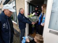 Graafschap-supporters brengen bloemetje aan slachtoffers die werden mishandeld vanwege Feyenoord-shirt: 'Machtig mooi’