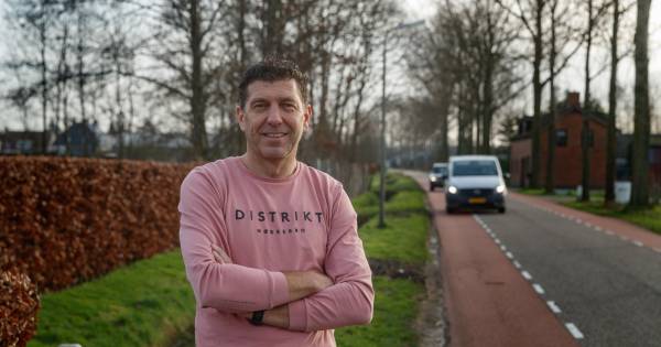 'Deze straat is levensgevaarlijk. Auto's schampen je jas' - BN DeStem