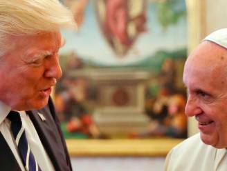 Paus Franciscus deelt opnieuw sneer uit aan Trump