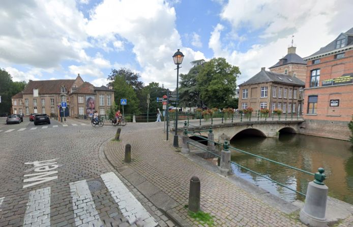 LIER - Het incident gebeurde op de Werf in Lier ter hoogte van het Zimmerplein.