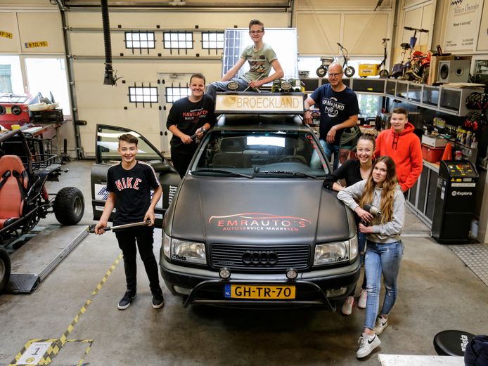 Leerlingen van het Broeckland College in Breukelen hebben een Audi 100 Quattro uit 1992 klaargemaakt voor de CarbageRun.