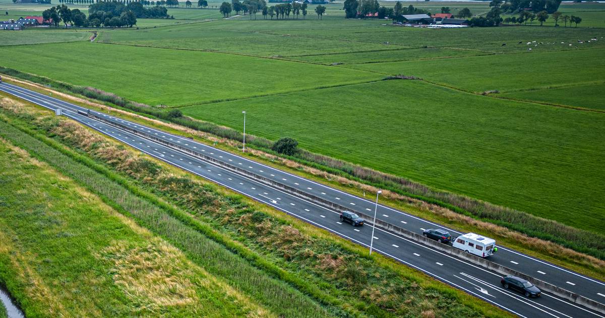 Kettingbotsing op N50 bij Kamperveen met zeker zes voertuigen.