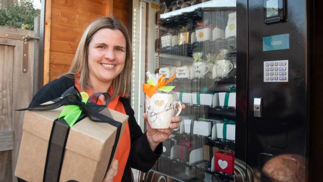Nog snel een cadeautje nodig wanneer de winkels al dicht zijn? Katrijn (37) heeft met haar praline-automaat de oplossing