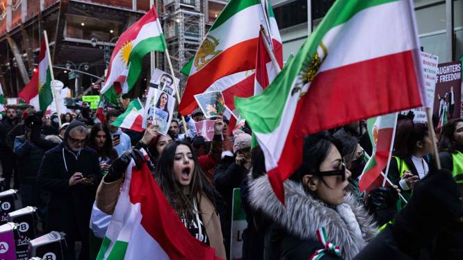 Iran reageert op aanhoudende protesten met aanvallen op Koerden in Irak