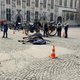 ▶ 17 jaar oud koetspaard zakt ineen en overlijdt in Brugge: ‘Dit is in dertig jaar nog nooit gebeurd’