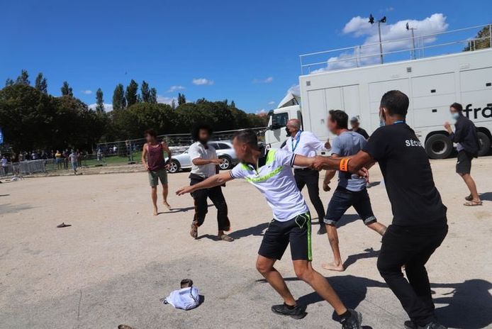 Franse jeu de boules-spelers zaten Belgen achterna ‘met hun ballen’.